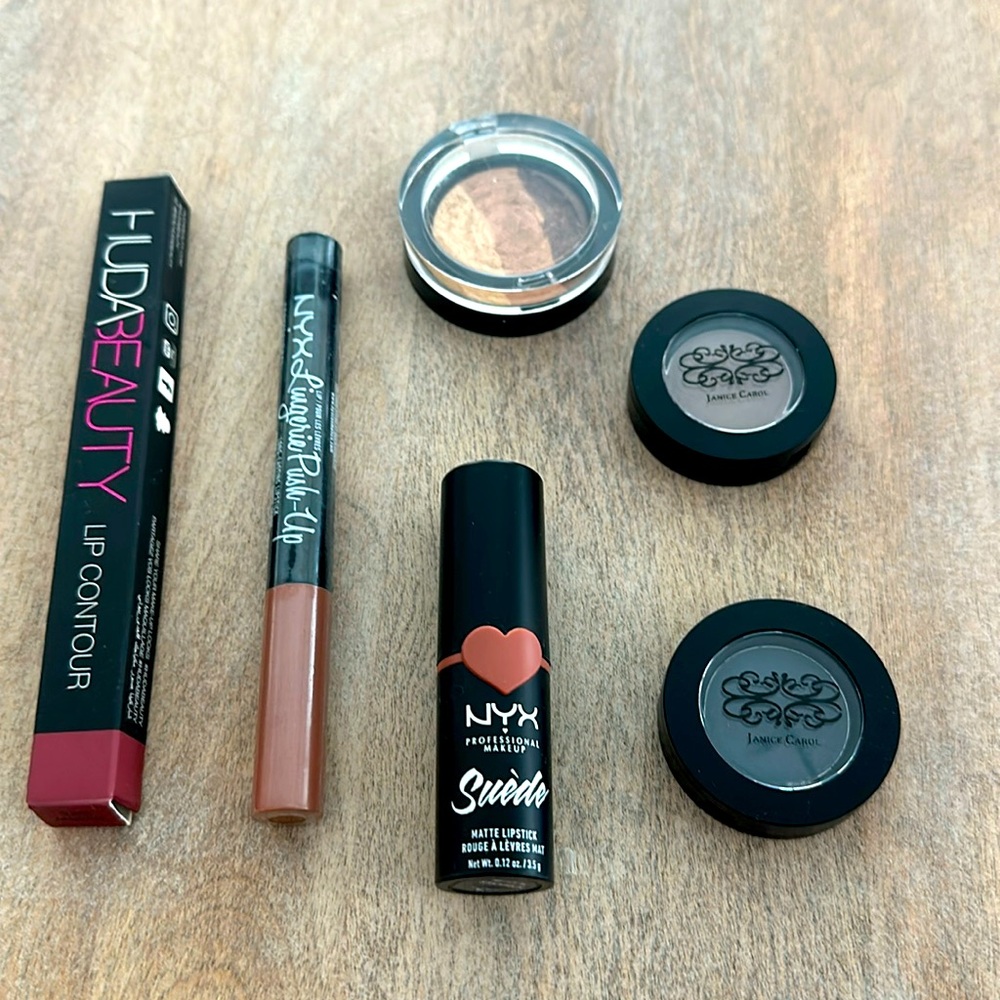 Assorted makeup Brand New, 3 lip colours 3 eyeshadows